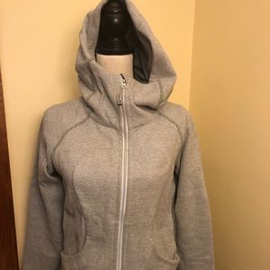 Like new Lululemon scuba hoodie sz 8 two tone